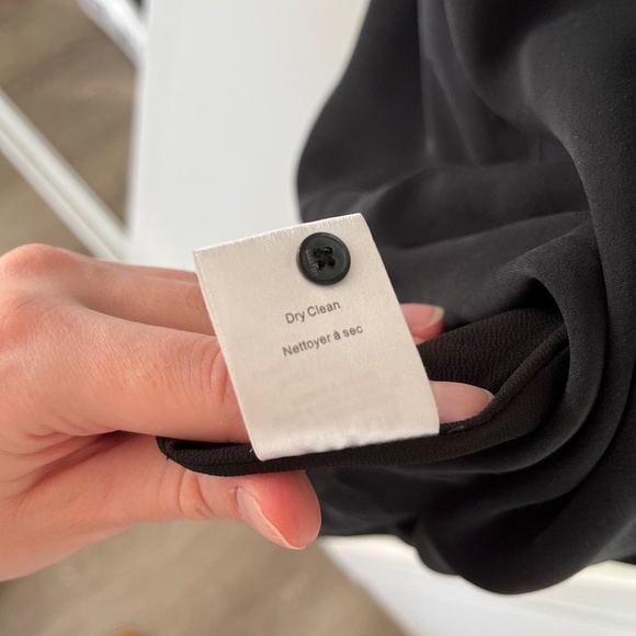 Aritzia Babaton⎜CUTOUT NECKLINE SILK MINI DRESS⎜SANDWASHED BLACK - Picture 15 of 16